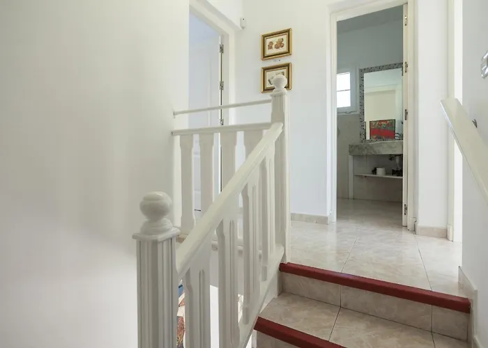 Galera Boutique Art With Private Pools, Free Wifi & Bbq, By Amazzzing Travel וילה