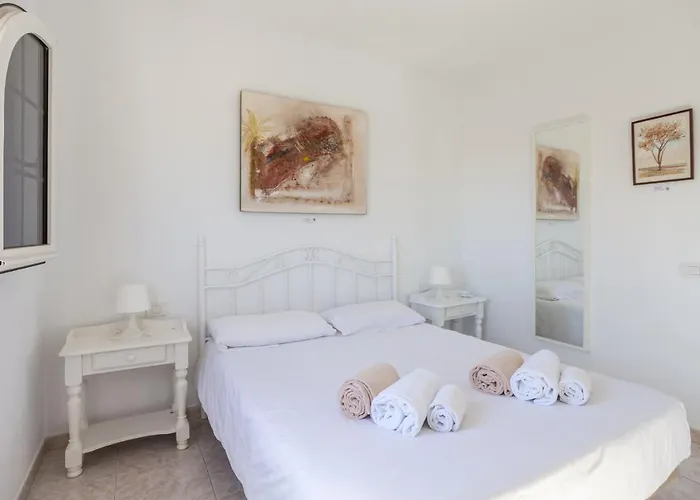 Galera Boutique Art With Private Pools, Free Wifi & Bbq, By Amazzzing Travel וילה