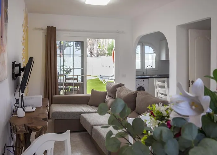 Galera Boutique Art With Private Pools, Free Wifi & Bbq, By Amazzzing Travel