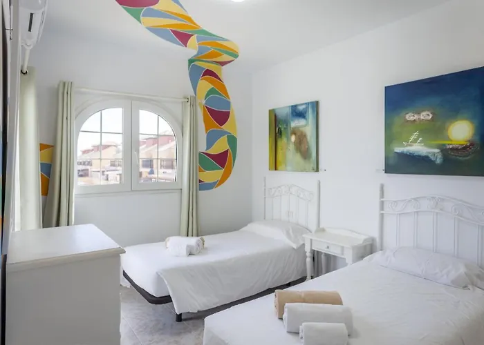 Galera Boutique Art With Private Pools, Free Wifi & Bbq, By Amazzzing Travel