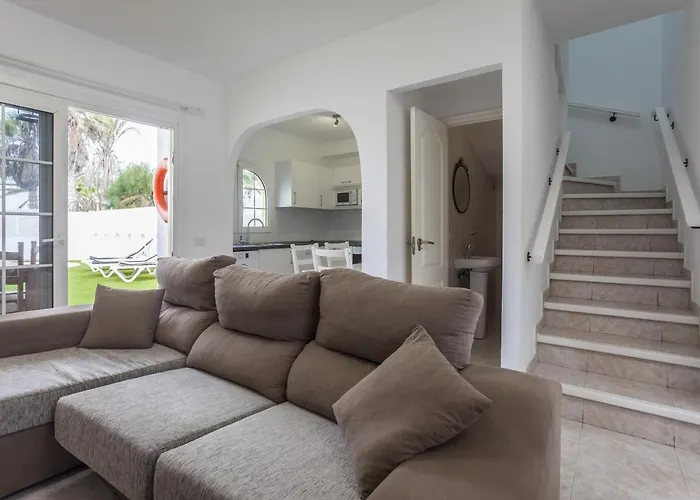 Galera Boutique Art With Private Pools, Free Wifi & Bbq, By Amazzzing Travel וילה