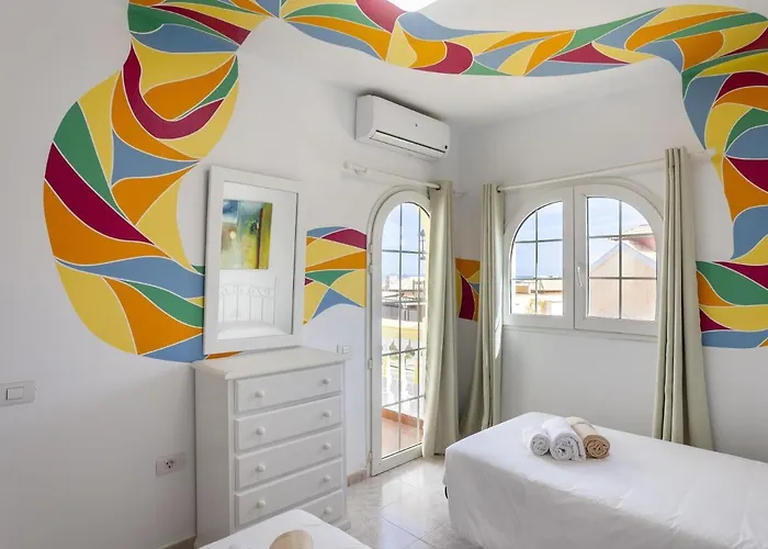 Galera Boutique Art With Private Pools, Free Wifi & Bbq, By Amazzzing Travel וילה