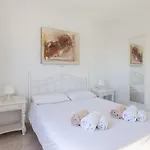 Galera Boutique Art With Private Pools, Free Wifi & Bbq, By Amazzzing Travel Villa