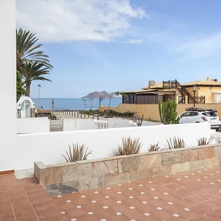 Galera Boutique Art With Private Pools, Free Wifi & Bbq, By Amazzzing Travel Willa
