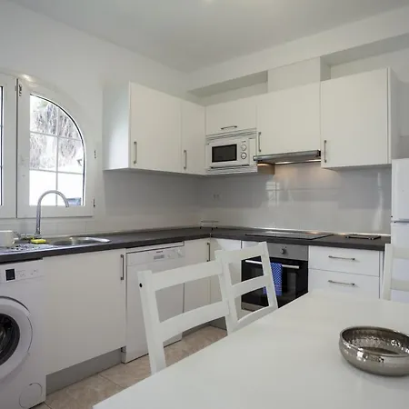 Willa Galera Boutique Art With Private Pools, Free Wifi & Bbq, By Amazzzing Travel Corralejo