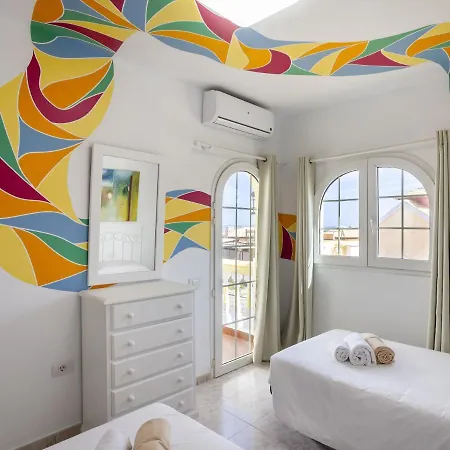 Galera Boutique Art With Private Pools, Free Wifi & Bbq, By Amazzzing Travel Willa