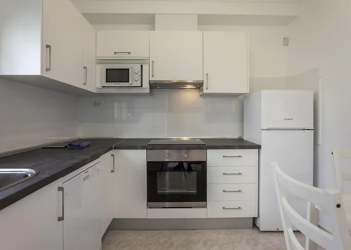 Galera Boutique Art With Private Pools, Free Wifi & Bbq, By Amazzzing Travel