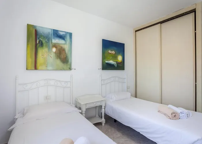 Galera Boutique Art With Private Pools, Free Wifi & Bbq, By Amazzzing Travel