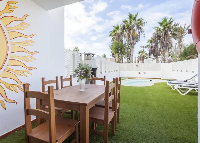 Galera Boutique Art With Private Pools, Free Wifi & Bbq, By Amazzzing Travel