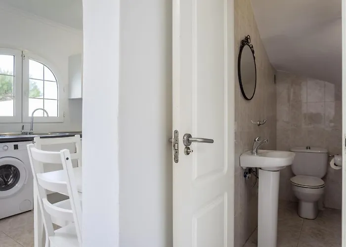 Villa Galera Boutique Art With Private Pools, Free Wifi & Bbq, By Amazzzing Travel *