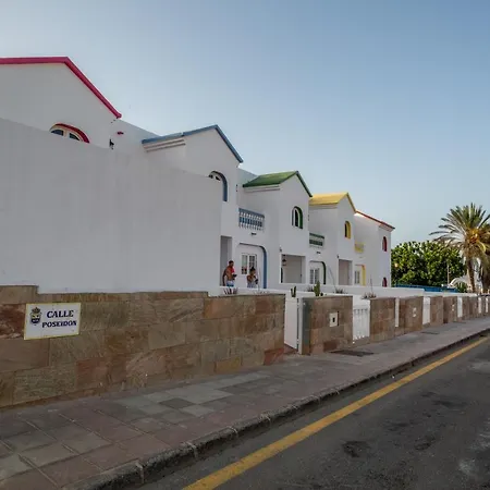 Galera Boutique Art With Private Pools, Free Wifi & Bbq, By Amazzzing Travel *