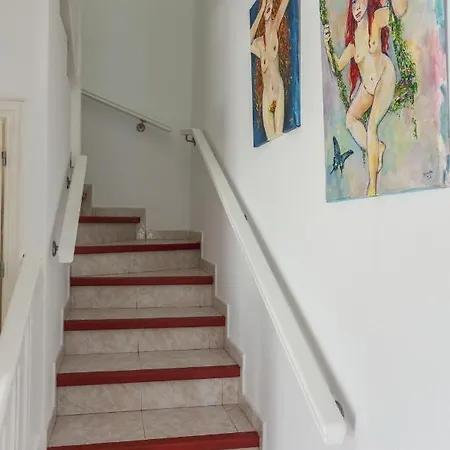 Galera Boutique Art With Private Pools, Free Wifi & Bbq, By Amazzzing Travel *