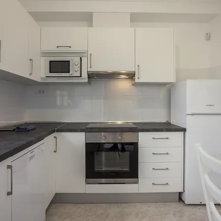 Galera Boutique Art With Private Pools, Free Wifi & Bbq, By Amazzzing Travel