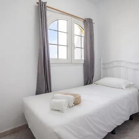 Galera Boutique Art With Private Pools, Free Wifi & Bbq, By Amazzzing Travel