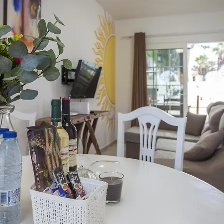 Galera Boutique Art With Private Pools, Free Wifi & Bbq, By Amazzzing Travel