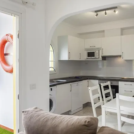 Galera Boutique Art With Private Pools, Free Wifi & Bbq, By Amazzzing Travel