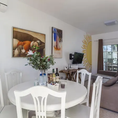 Galera Boutique Art With Private Pools, Free Wifi & Bbq, By Amazzzing Travel Villa