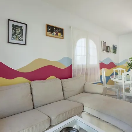 Galera Boutique Art With Private Pools, Free Wifi & Bbq, By Amazzzing Travel Villa *