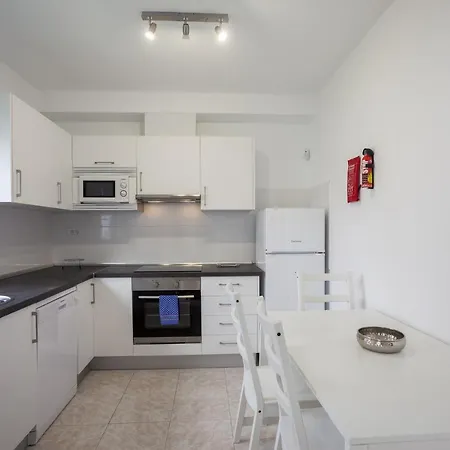 Galera Boutique Art With Private Pools, Free Wifi & Bbq, By Amazzzing Travel *