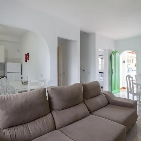 빌라 Galera Boutique Art With Private Pools, Free Wifi & Bbq, By Amazzzing Travel