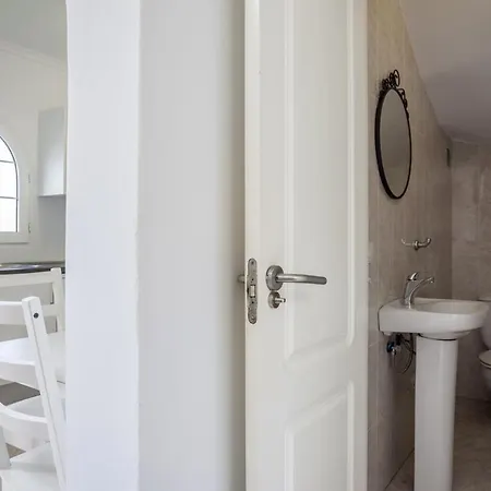 빌라 Galera Boutique Art With Private Pools, Free Wifi & Bbq, By Amazzzing Travel *