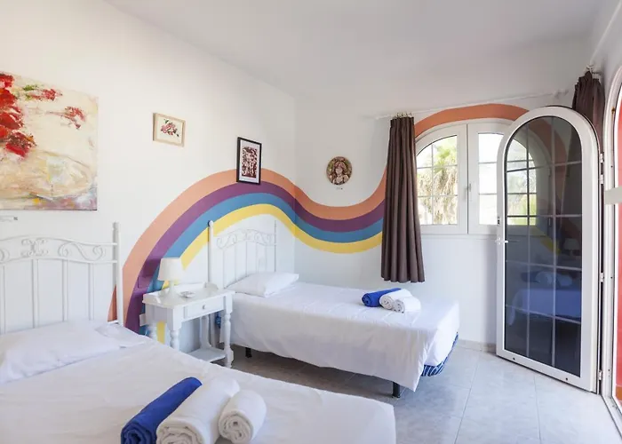 Villa Galera Boutique Art With Private Pools, Free Wifi & Bbq, By Amazzzing Travel *