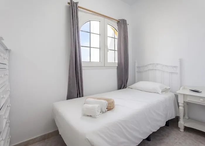 Galera Boutique Art With Private Pools, Free Wifi & Bbq, By Amazzzing Travel