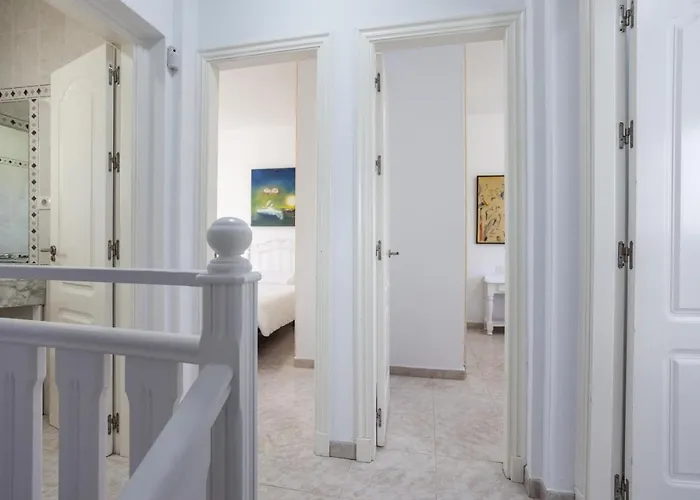 Galera Boutique Art With Private Pools, Free Wifi & Bbq, By Amazzzing Travel