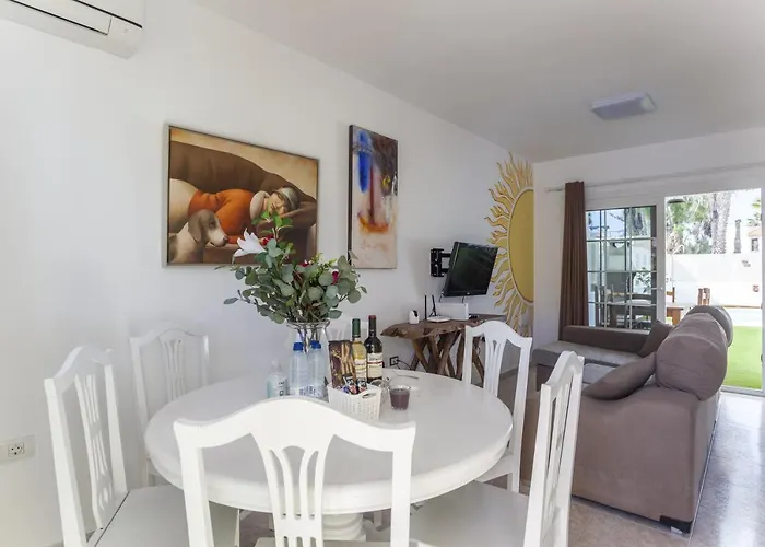 Galera Boutique Art With Private Pools, Free Wifi & Bbq, By Amazzzing Travel Villa