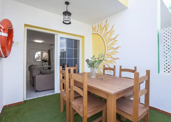 Galera Boutique Art With Private Pools, Free Wifi & Bbq, By Amazzzing Travel Villa