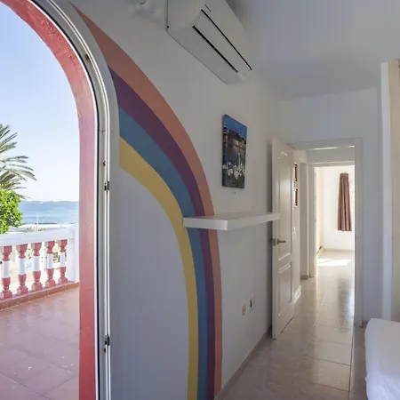Galera Boutique Art With Private Pools, Free Wifi & Bbq, By Amazzzing Travel Villa *